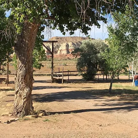 Paria River Ranch Hotel Big Water Exterior photo